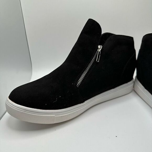 CUSHIONAIRE Women's Hart Hidden Wedge Sneaker 9 WIDE BLACK - Picture 7 of 7